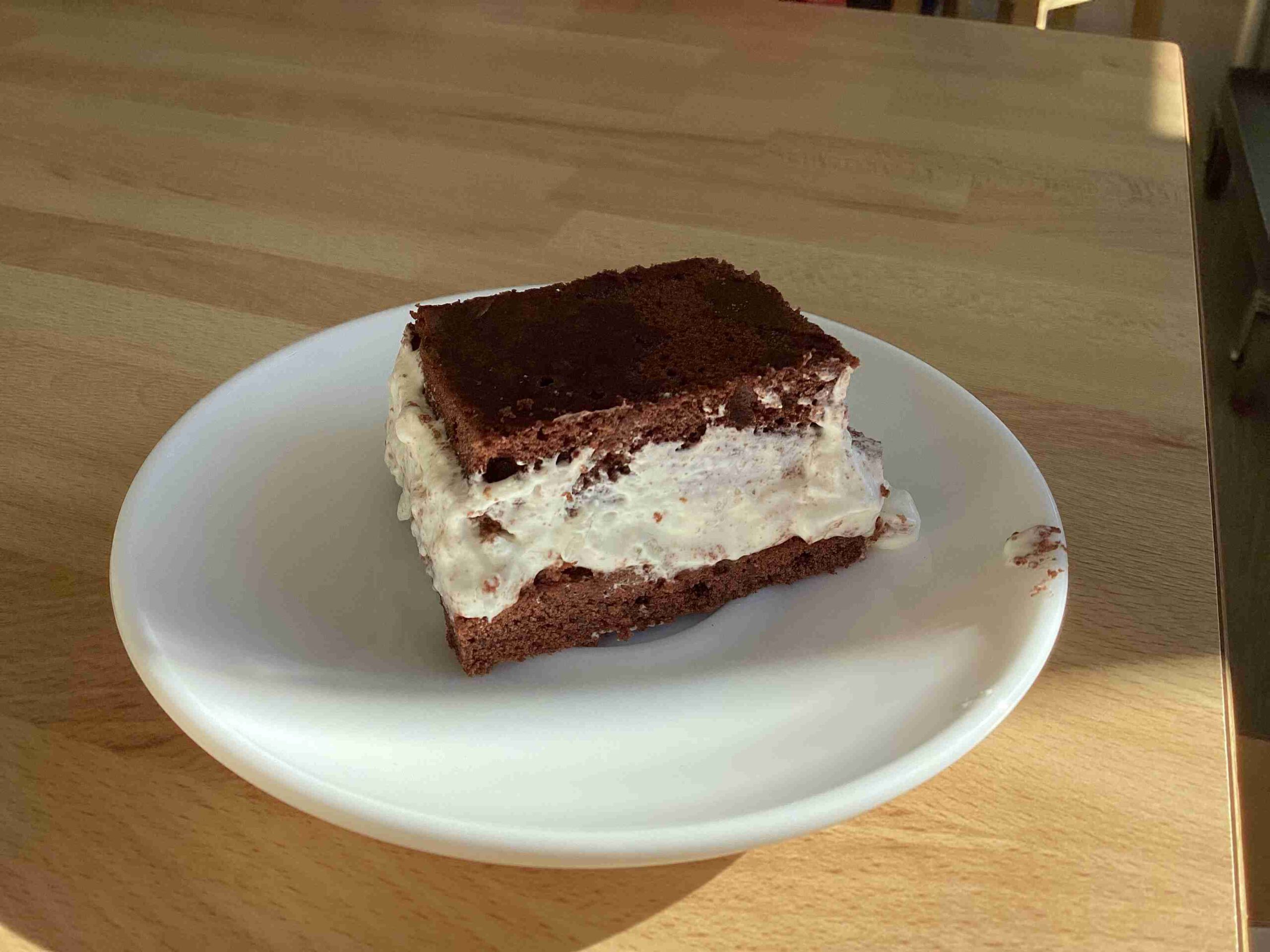 Eine selbstgemachte Milchschnitte.
